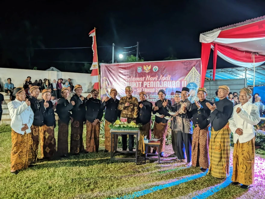 Peran Tokoh Adat dan Kegiatannya dalam masyarakat dan Pemerintahan Desa Bukit Peninjauan II
